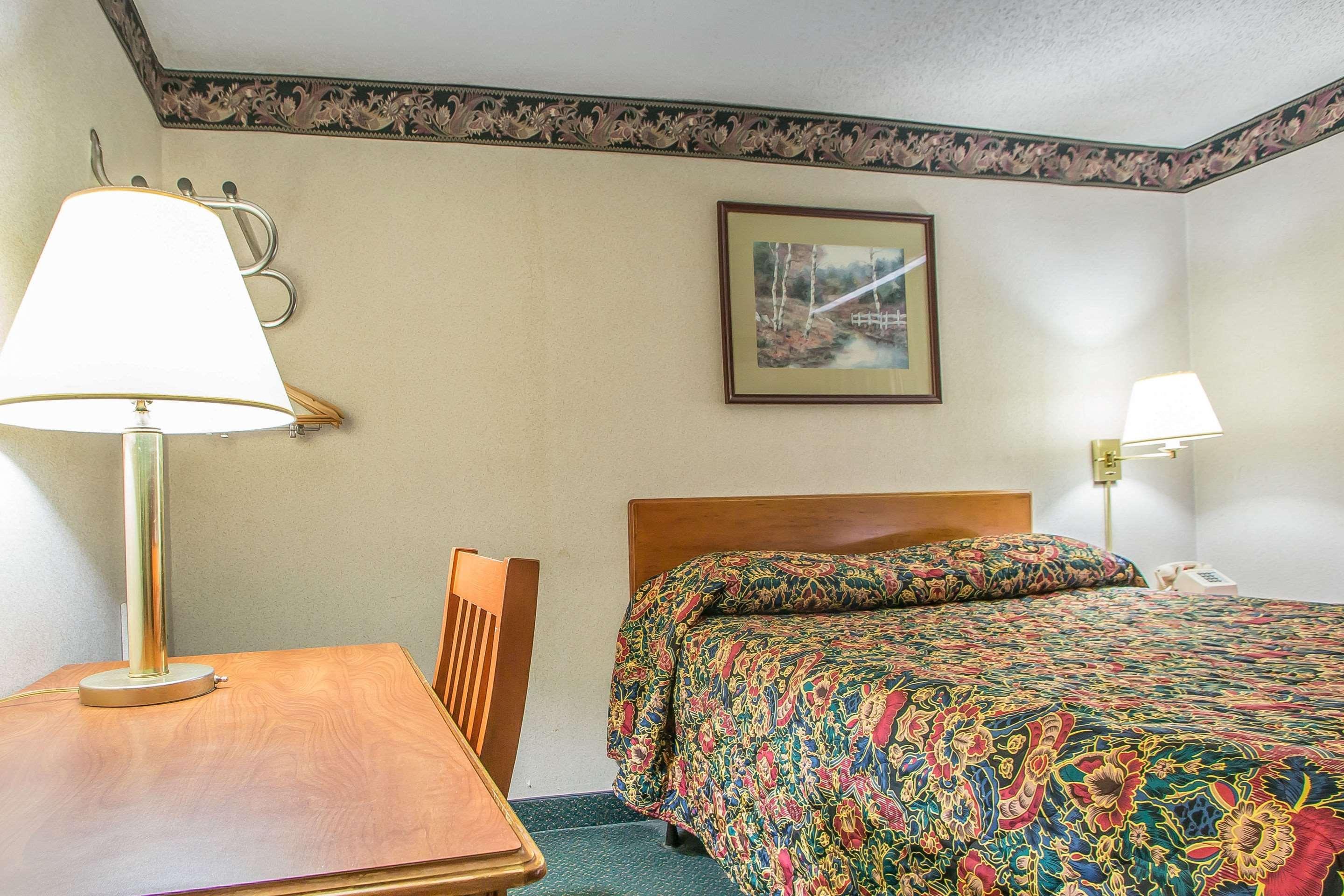 Rodeway Inn Bedford Exterior foto